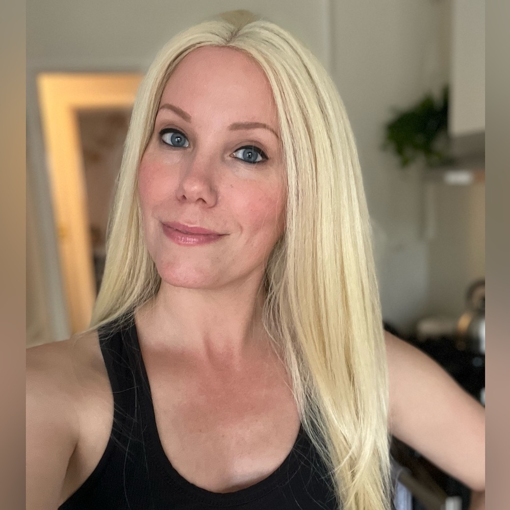 Human/synthetic blend Blonde wig!